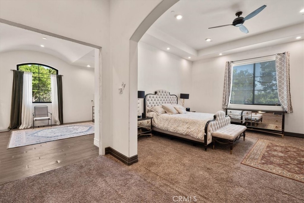 255 W 21st Street