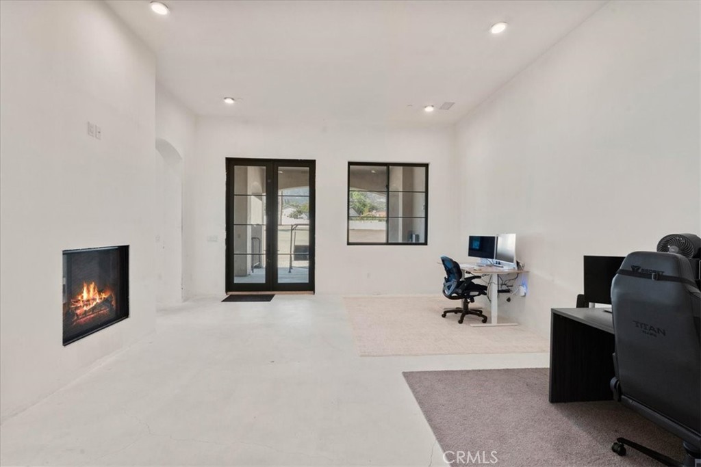 255 W 21st Street