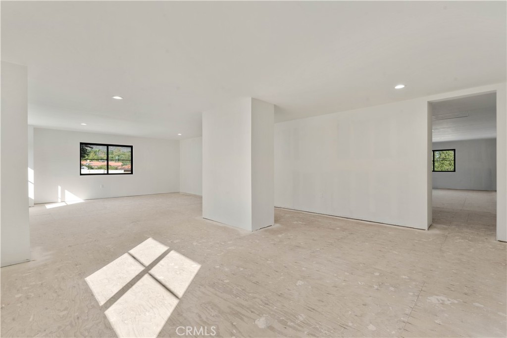 255 W 21st Street