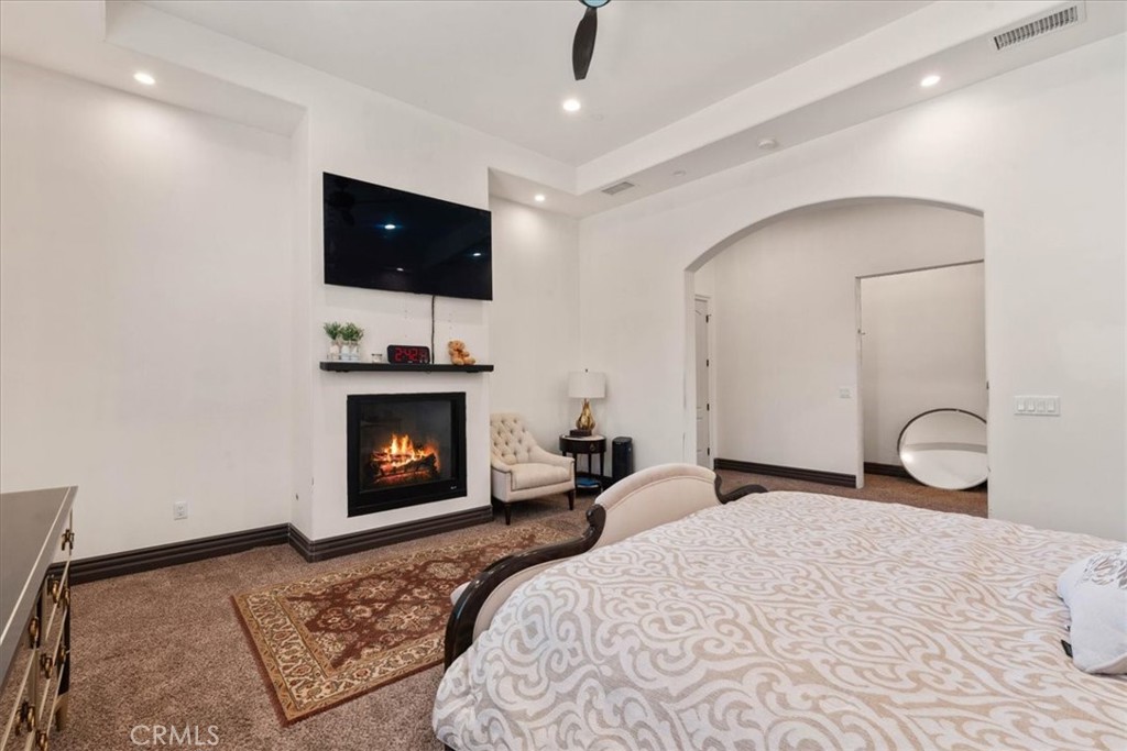 255 W 21st Street