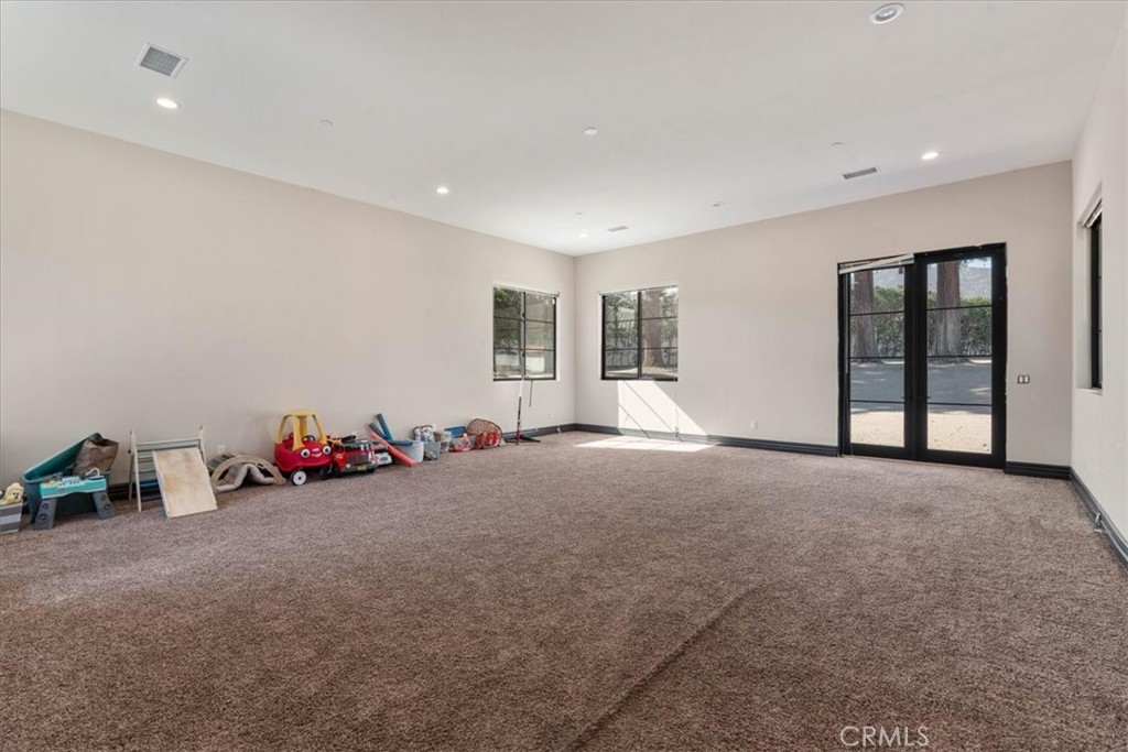 255 W 21st Street