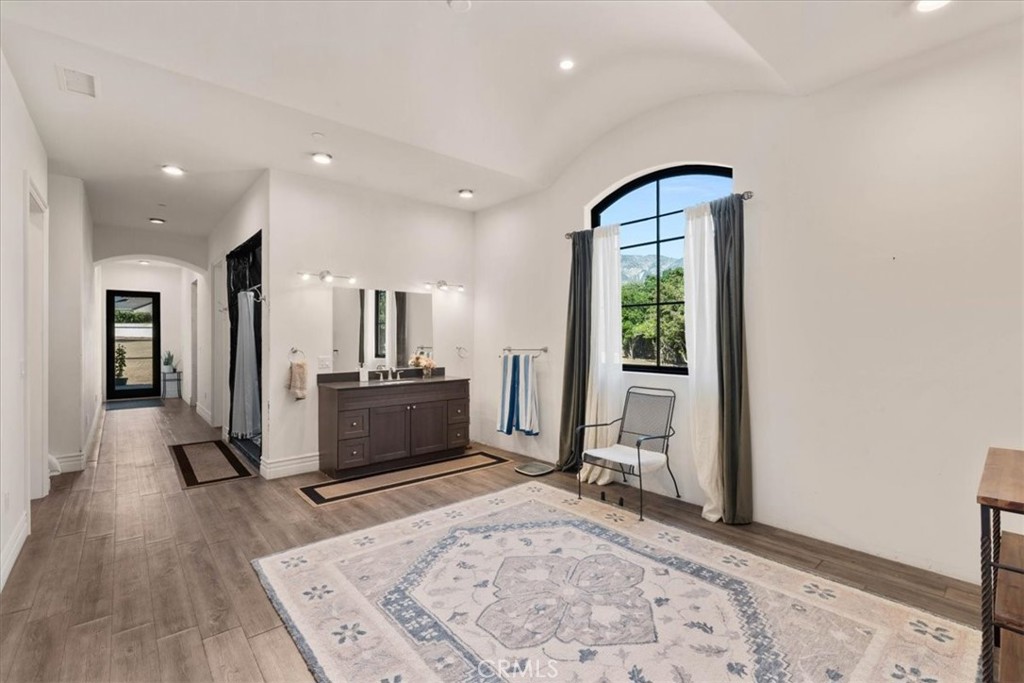 255 W 21st Street