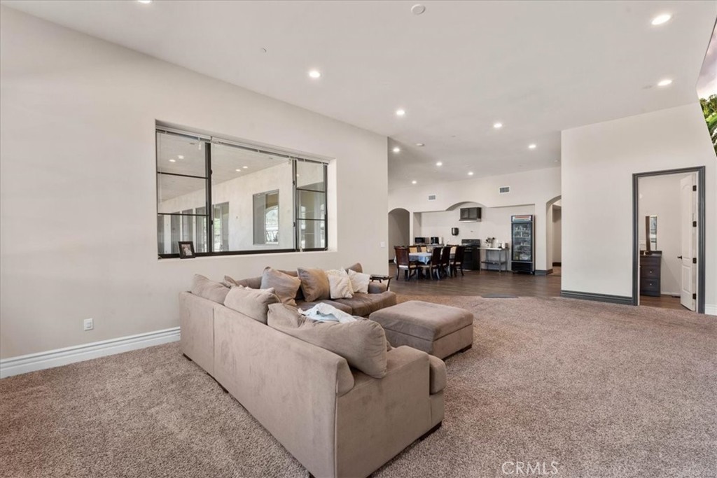 255 W 21st Street