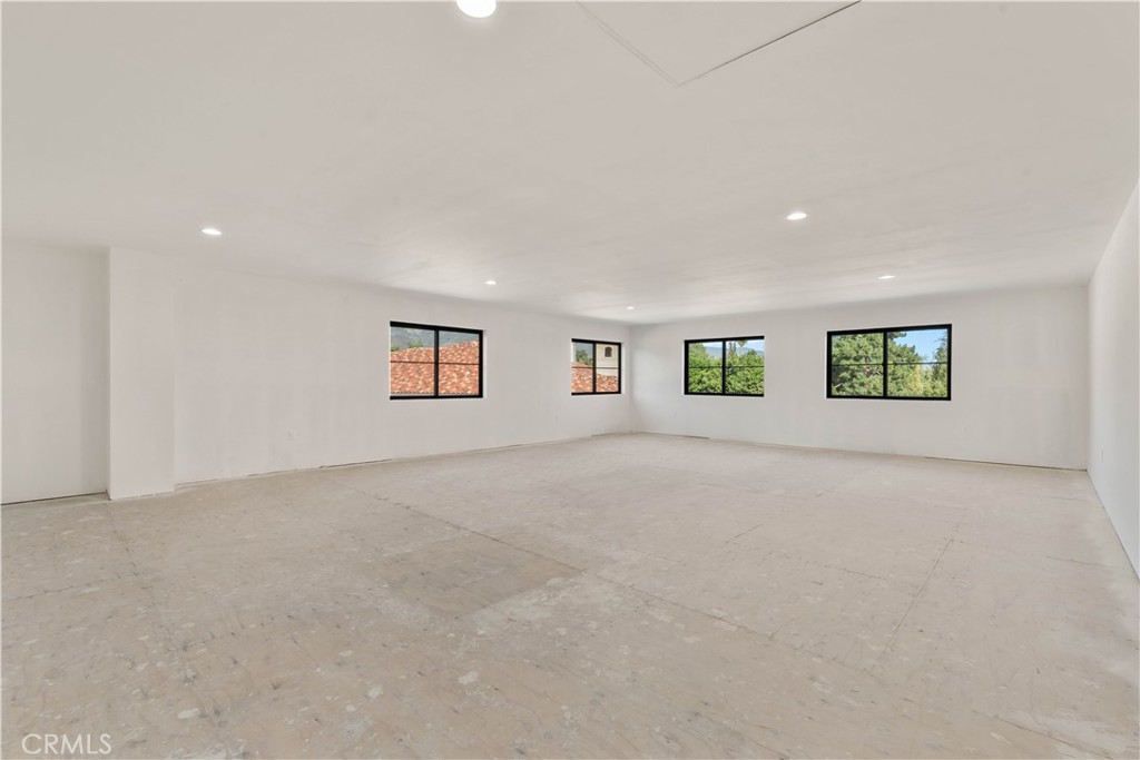 255 W 21st Street