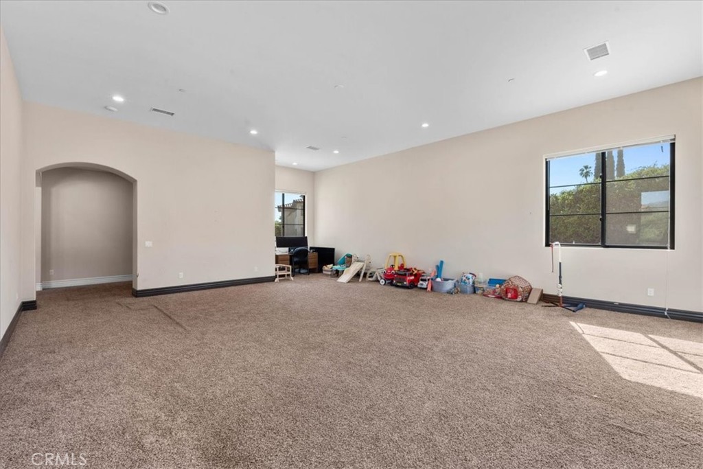 255 W 21st Street