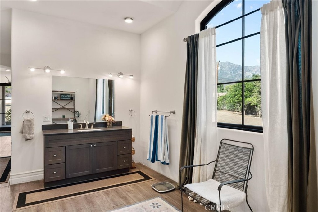 255 W 21st Street