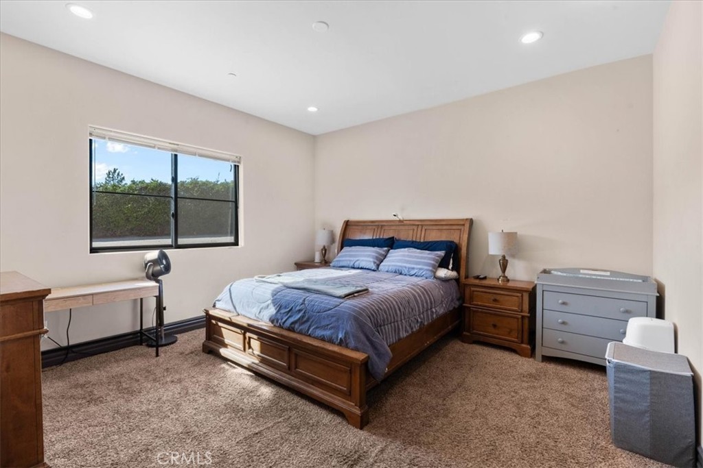 255 W 21st Street