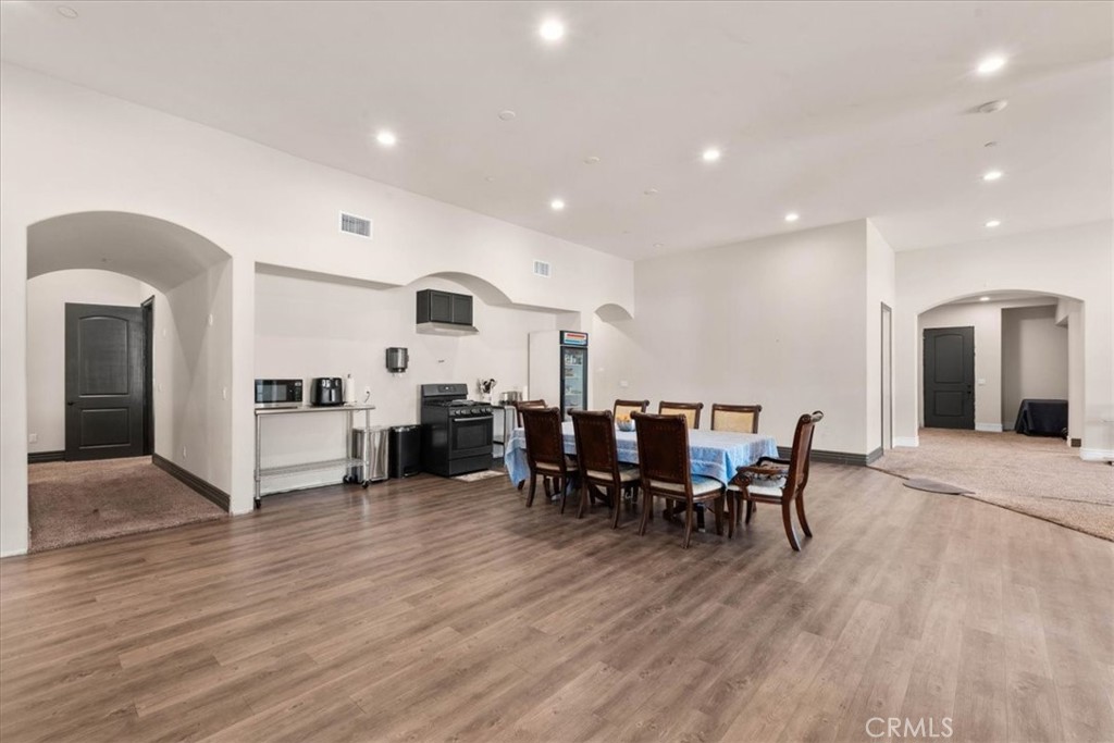 255 W 21st Street