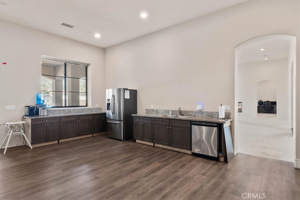 255 W 21st Street