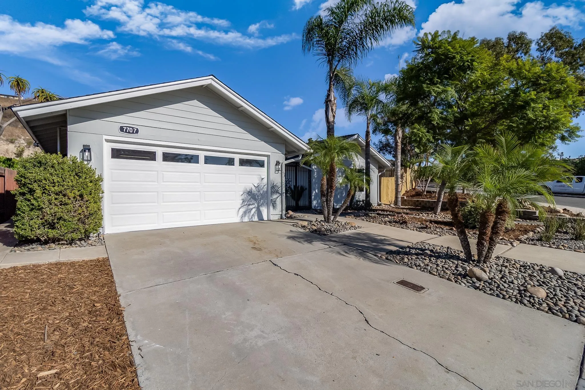 7707 Hillandale Dr