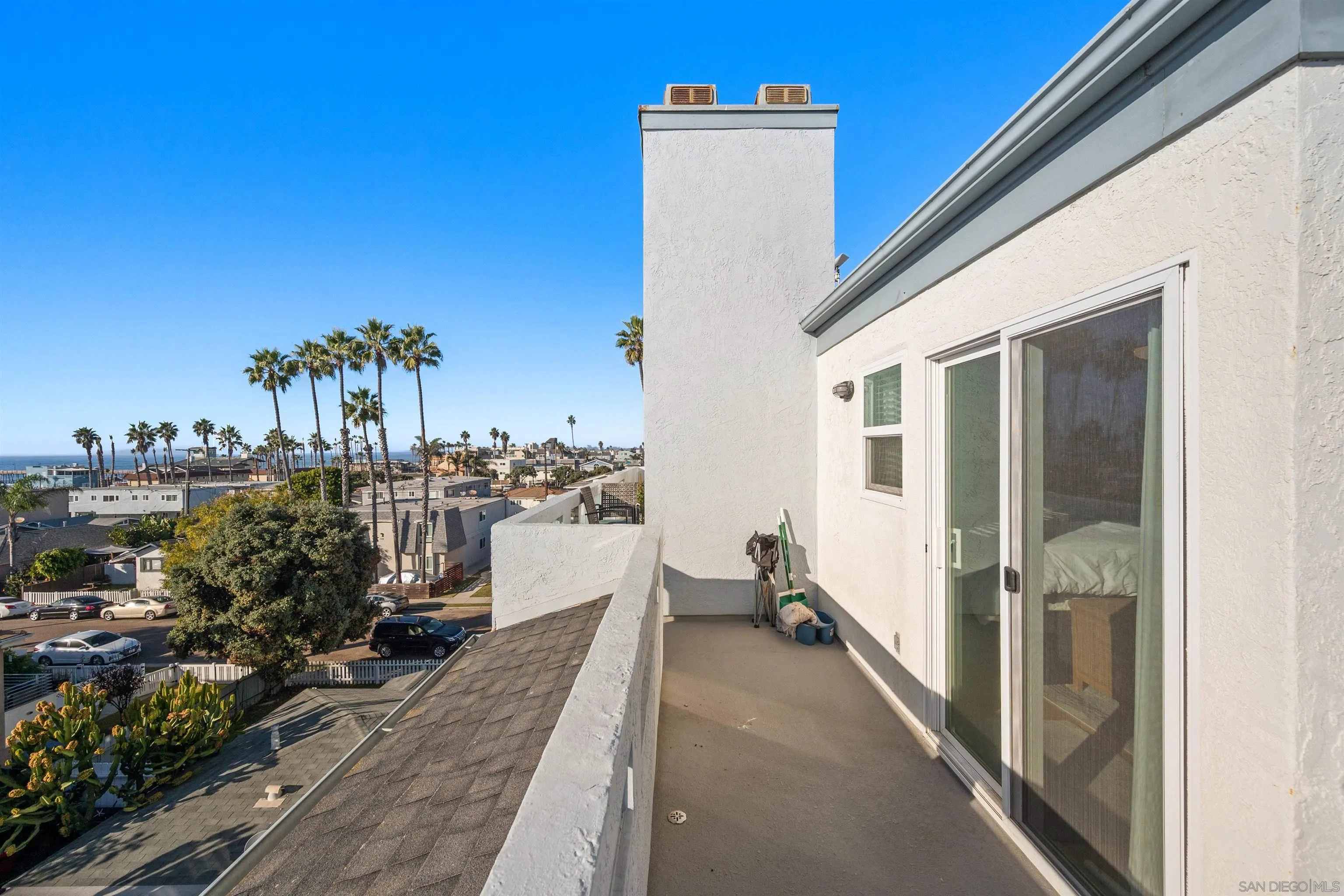 155 Ebony Ave