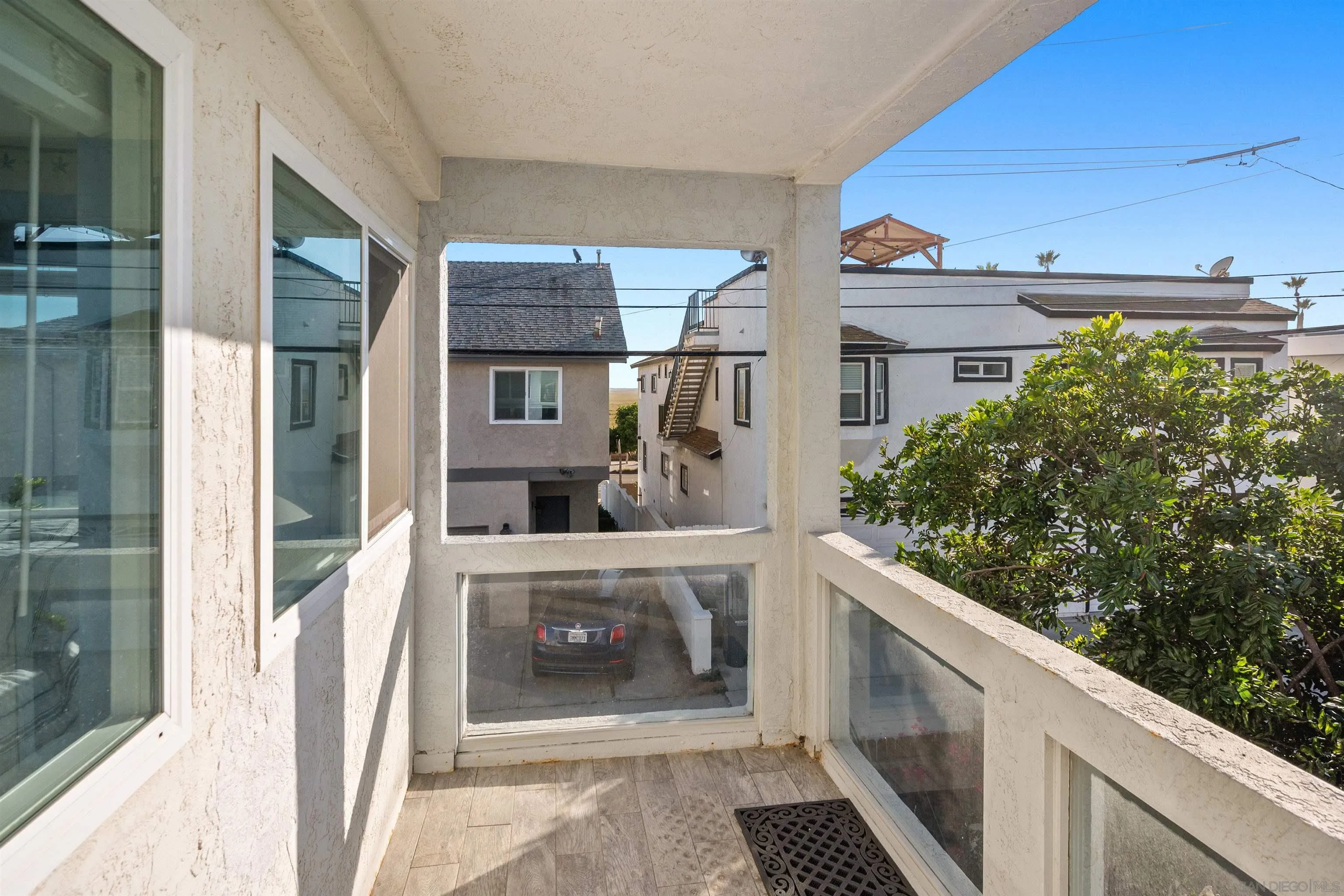 155 Ebony Ave