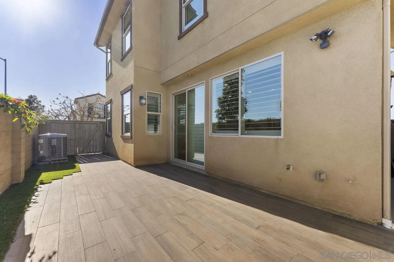 1073 Sea Glass Way
