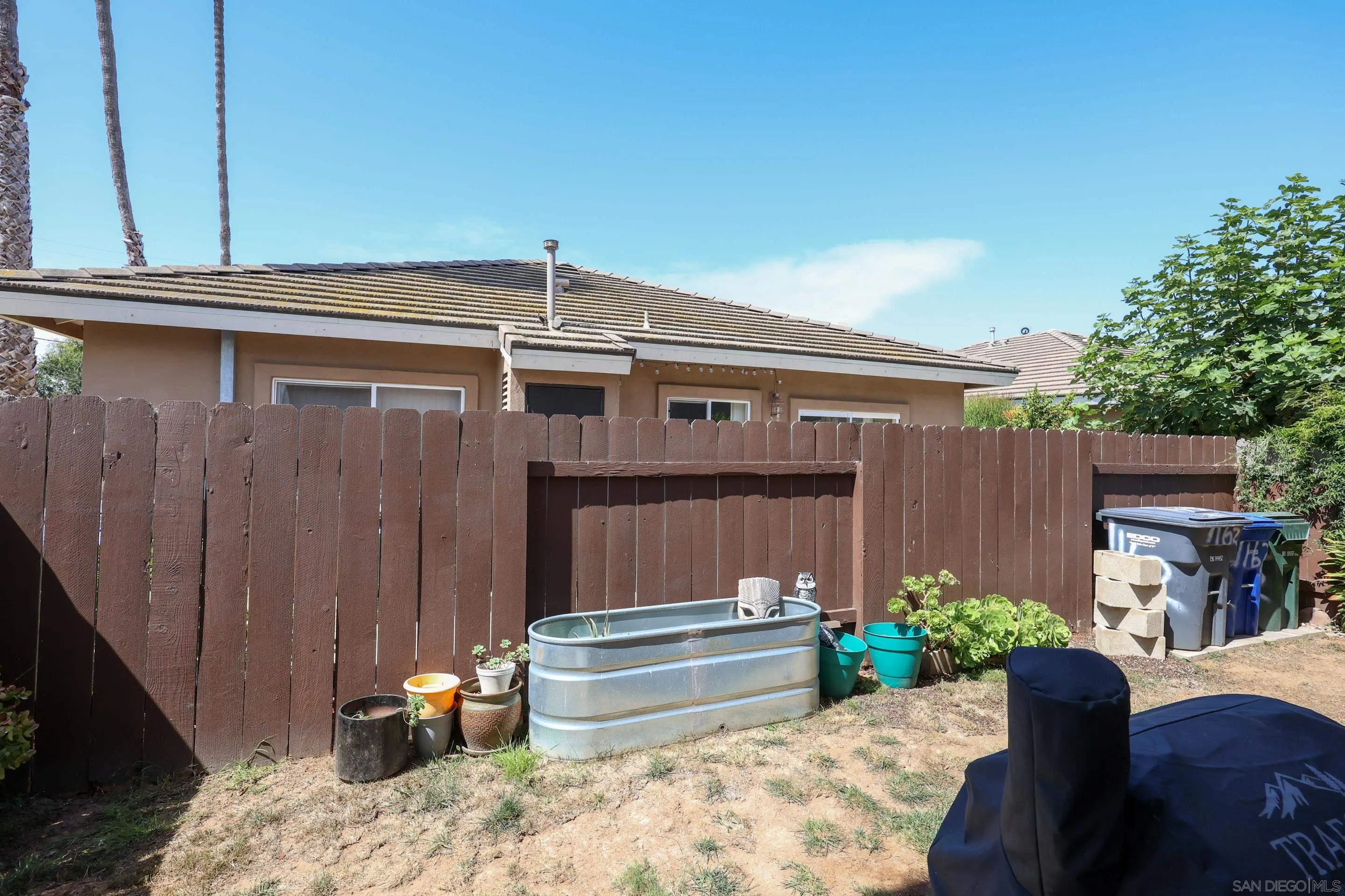 1162 Grove Ave