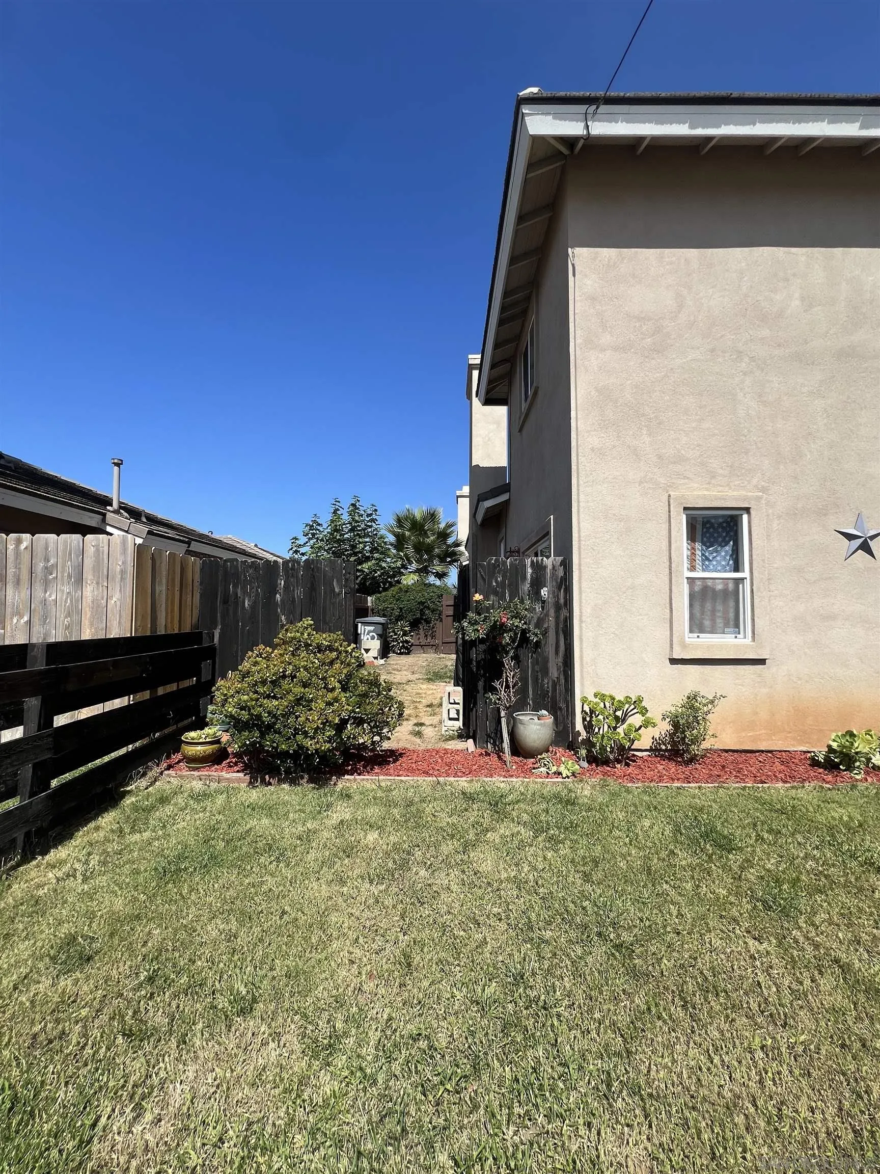 1162 Grove Ave