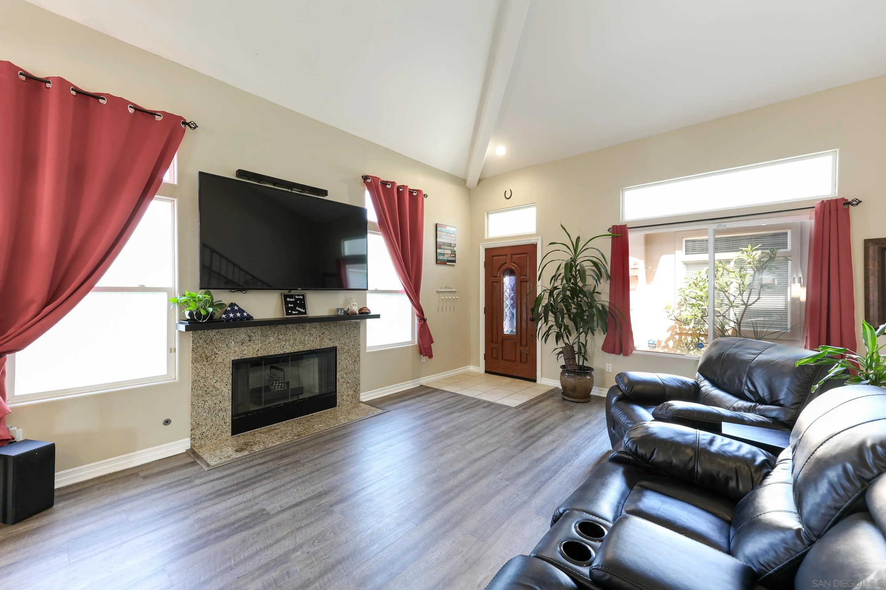 1162 Grove Ave