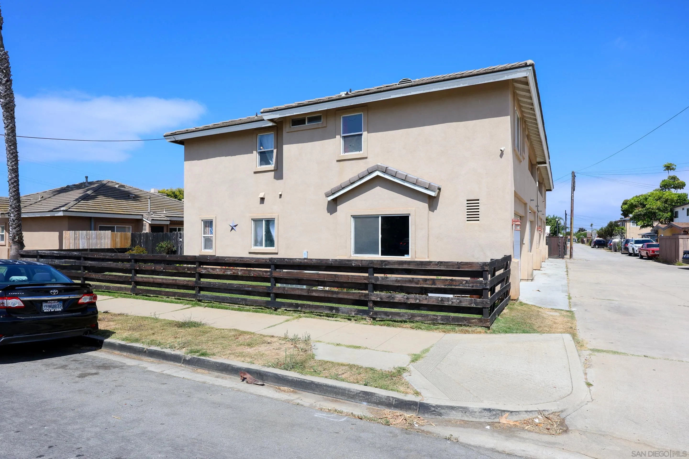 1162 Grove Ave