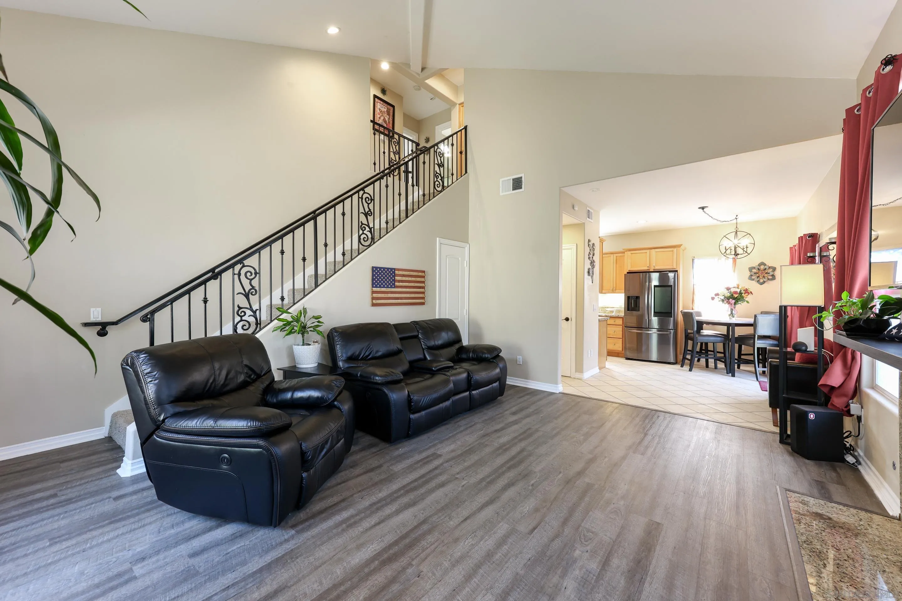 1162 Grove Ave