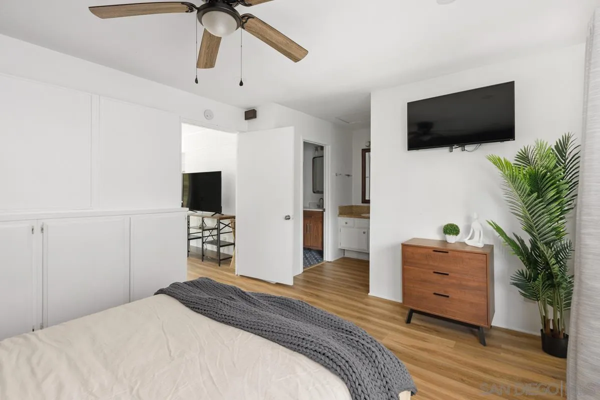 4269 5th Ave