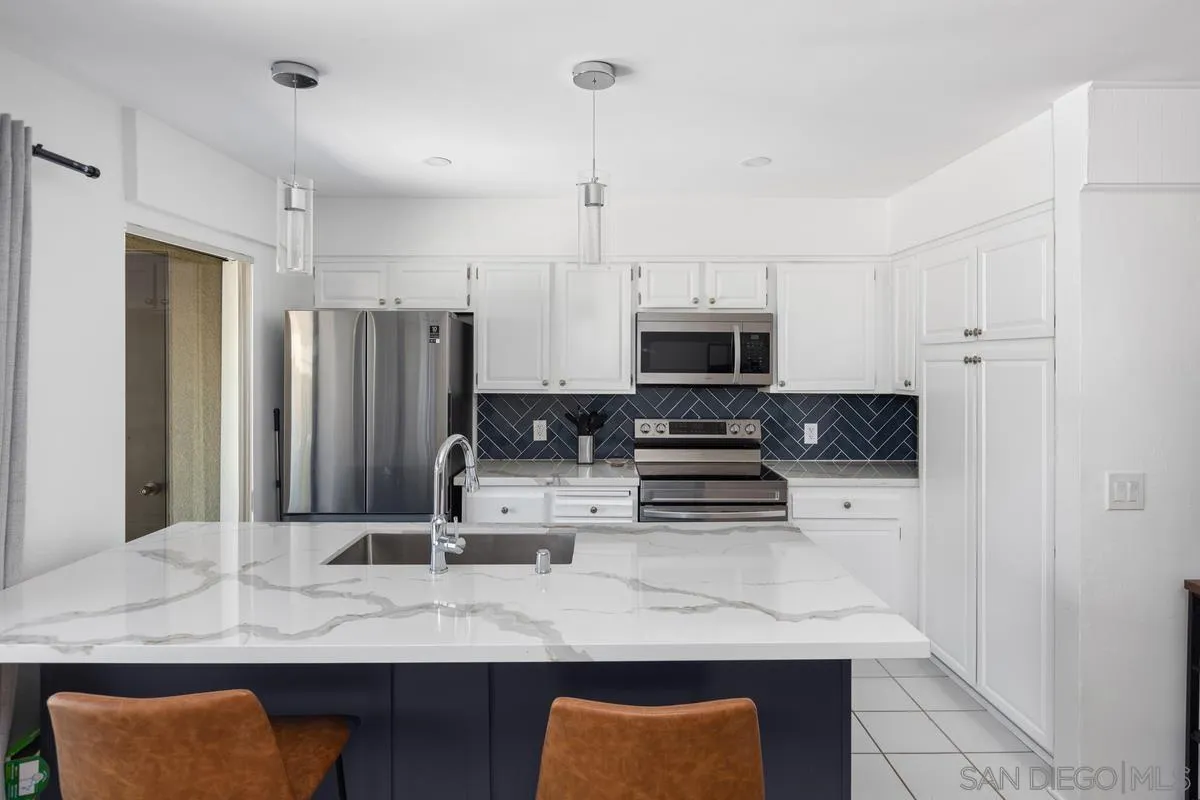 4269 5th Ave