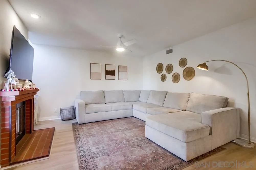 6033 Estelle Street Unit 9