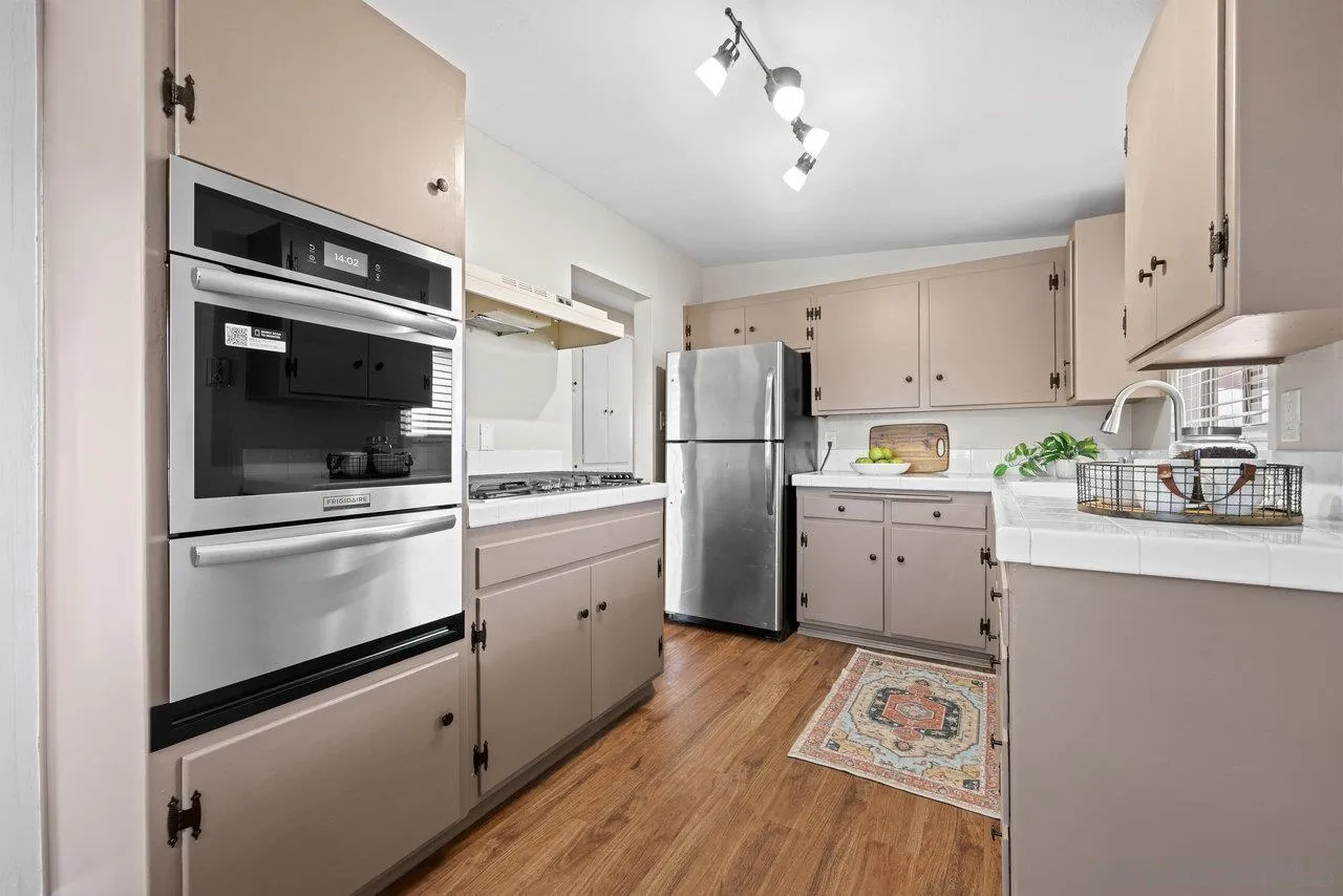 450-52 8th St