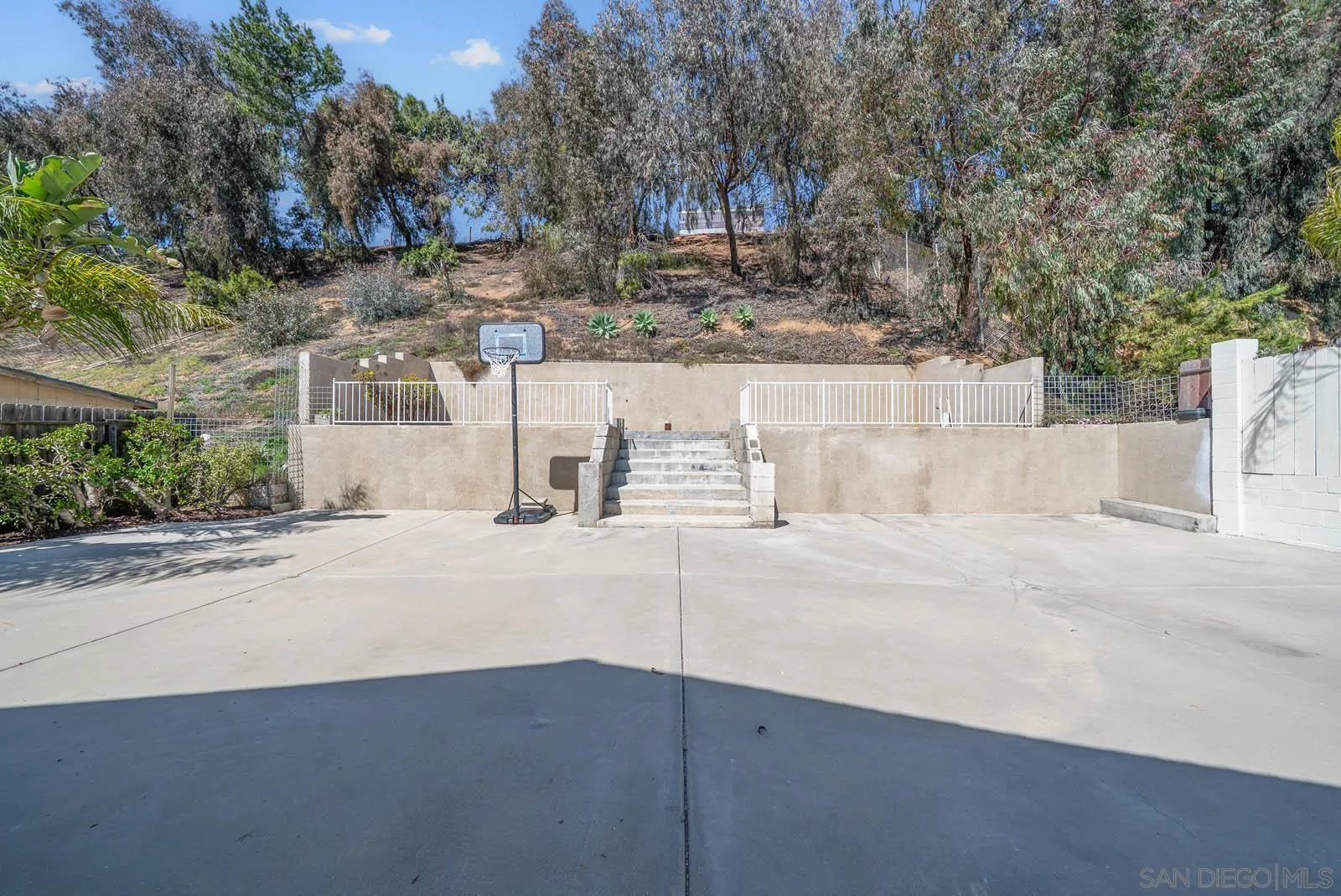3464 Clavelita Street