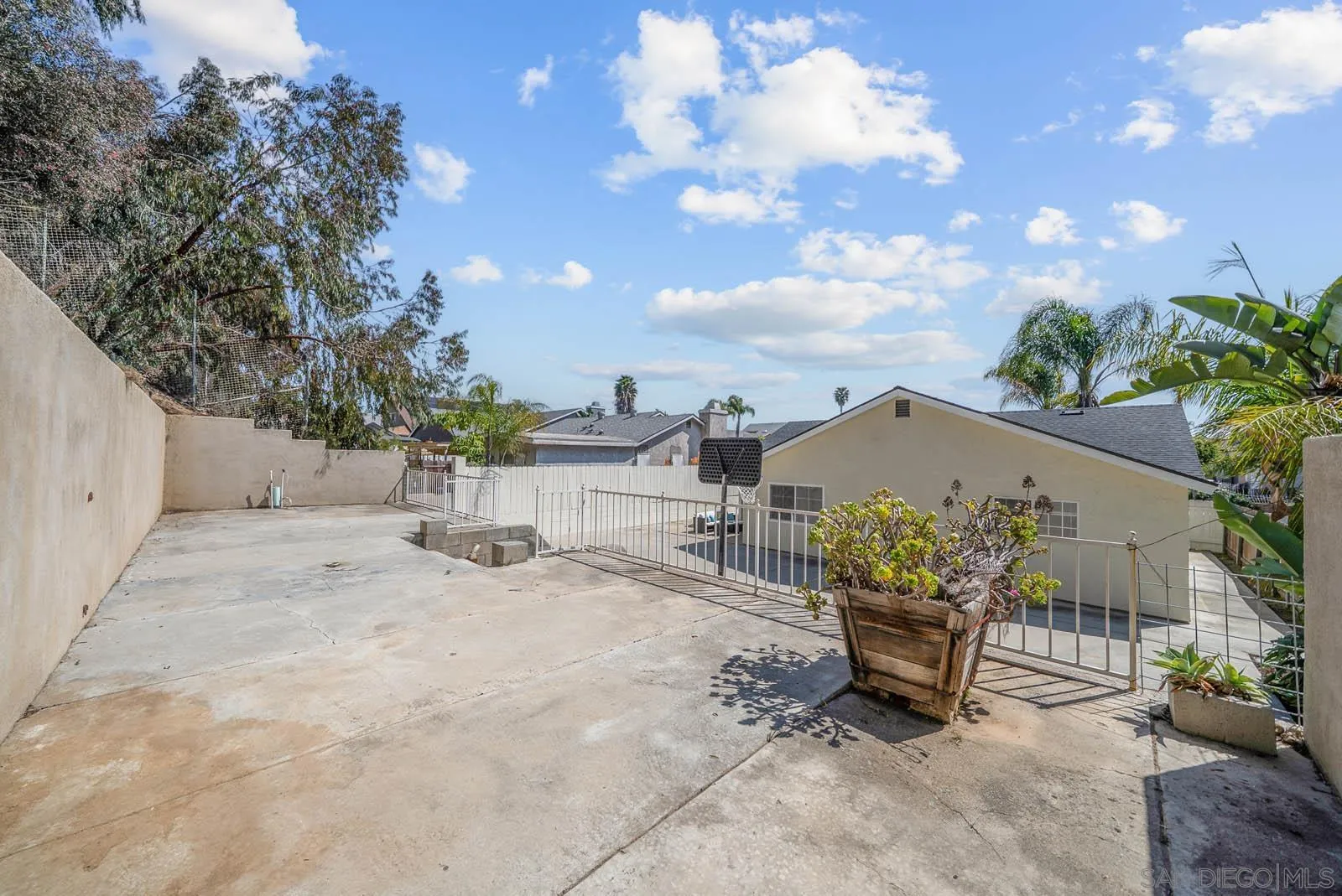 3464 Clavelita Street