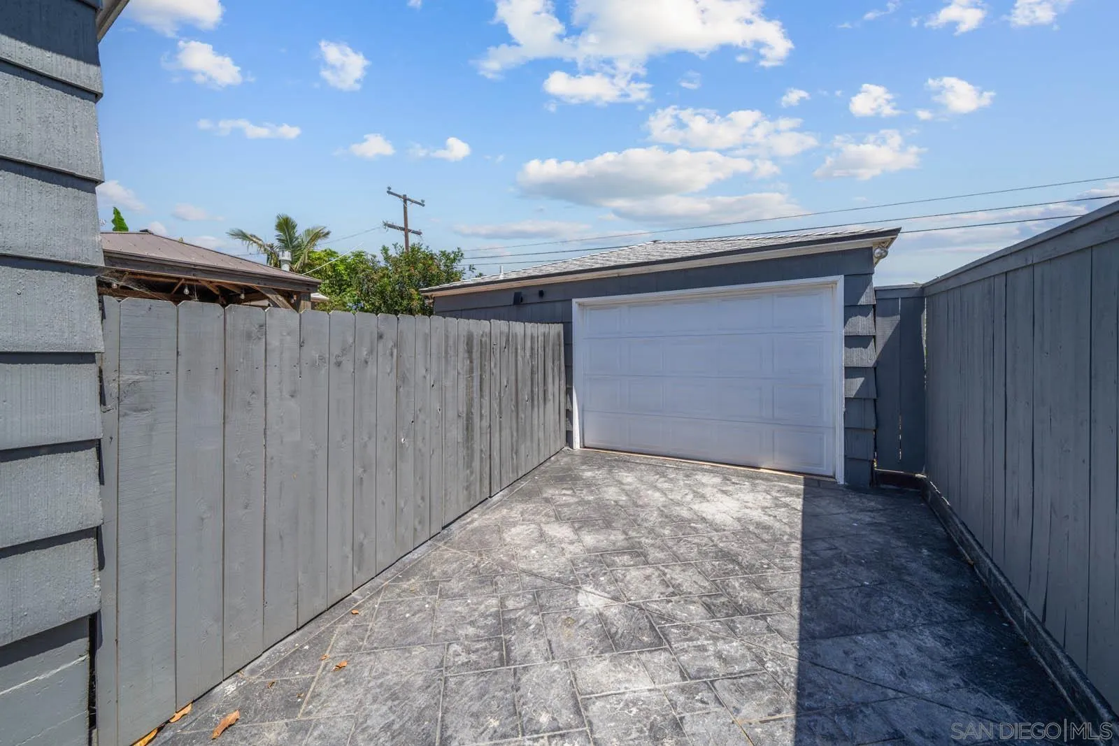 516 Bonito Avenue