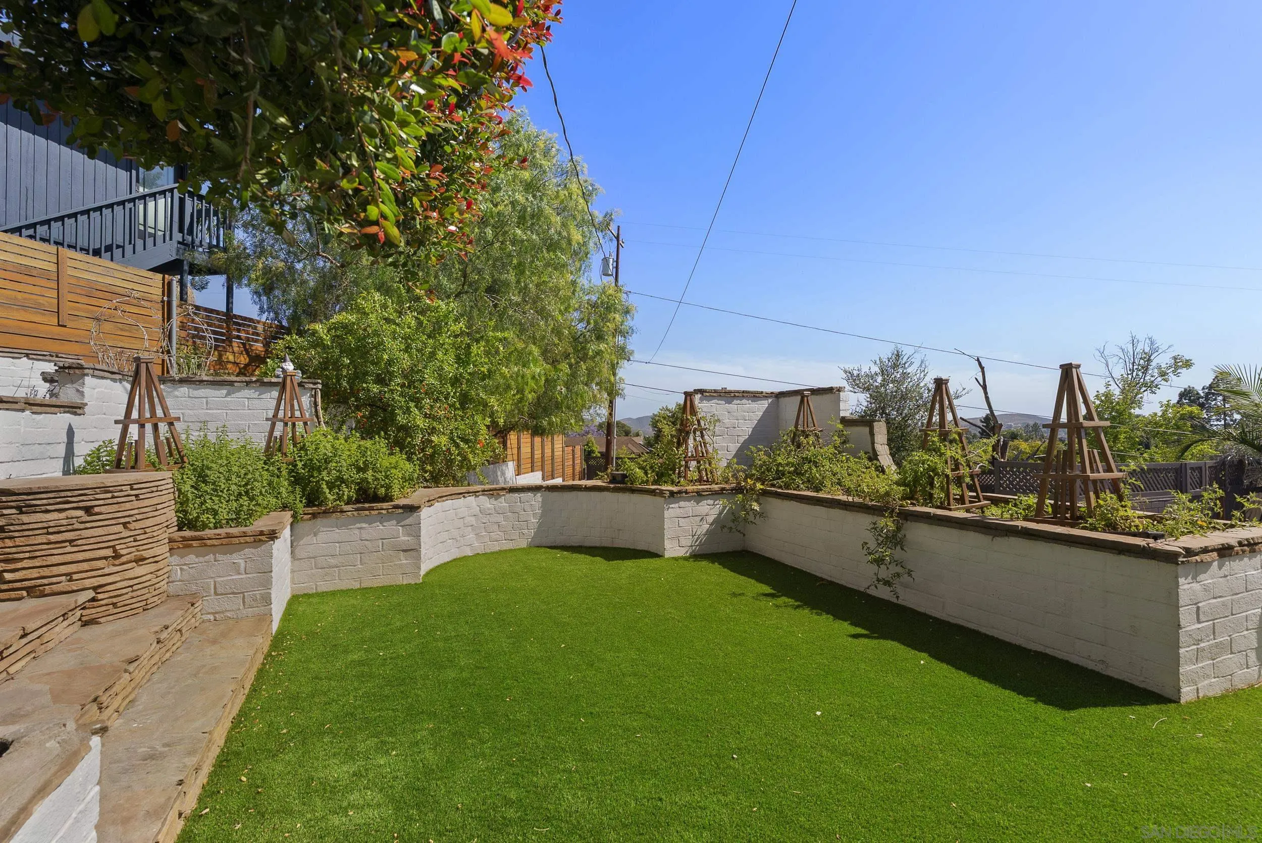 10409 Grandview Dr