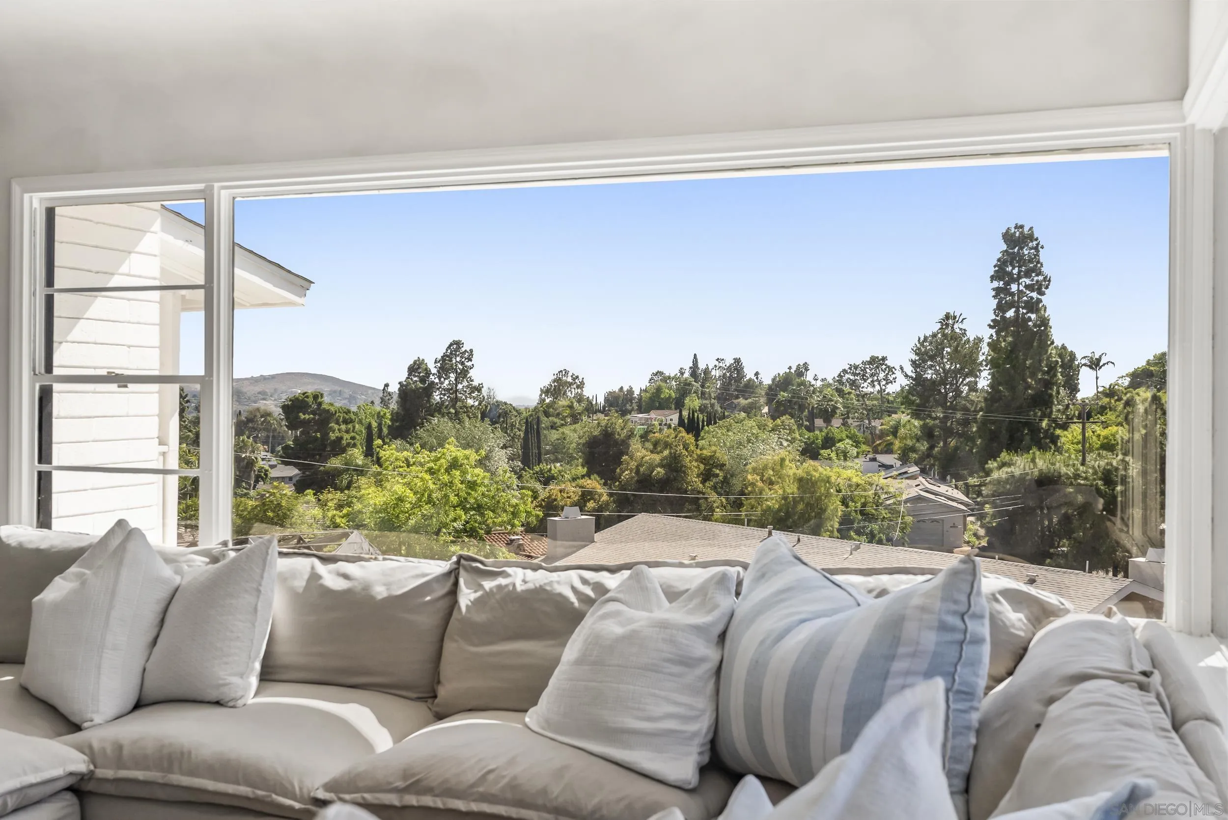 10409 Grandview Dr