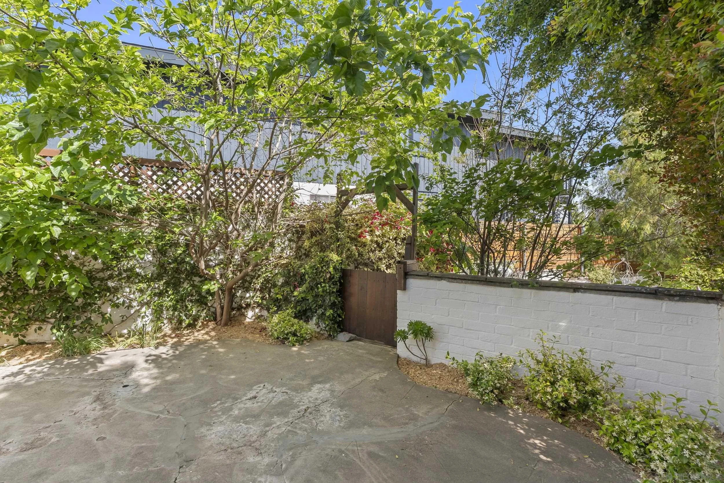 10409 Grandview Dr