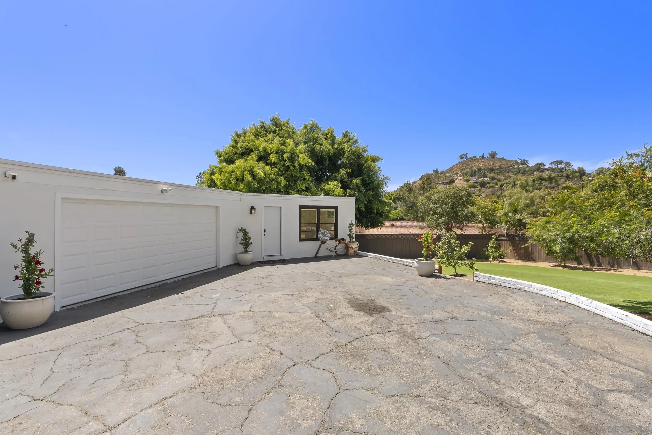 10409 Grandview Dr