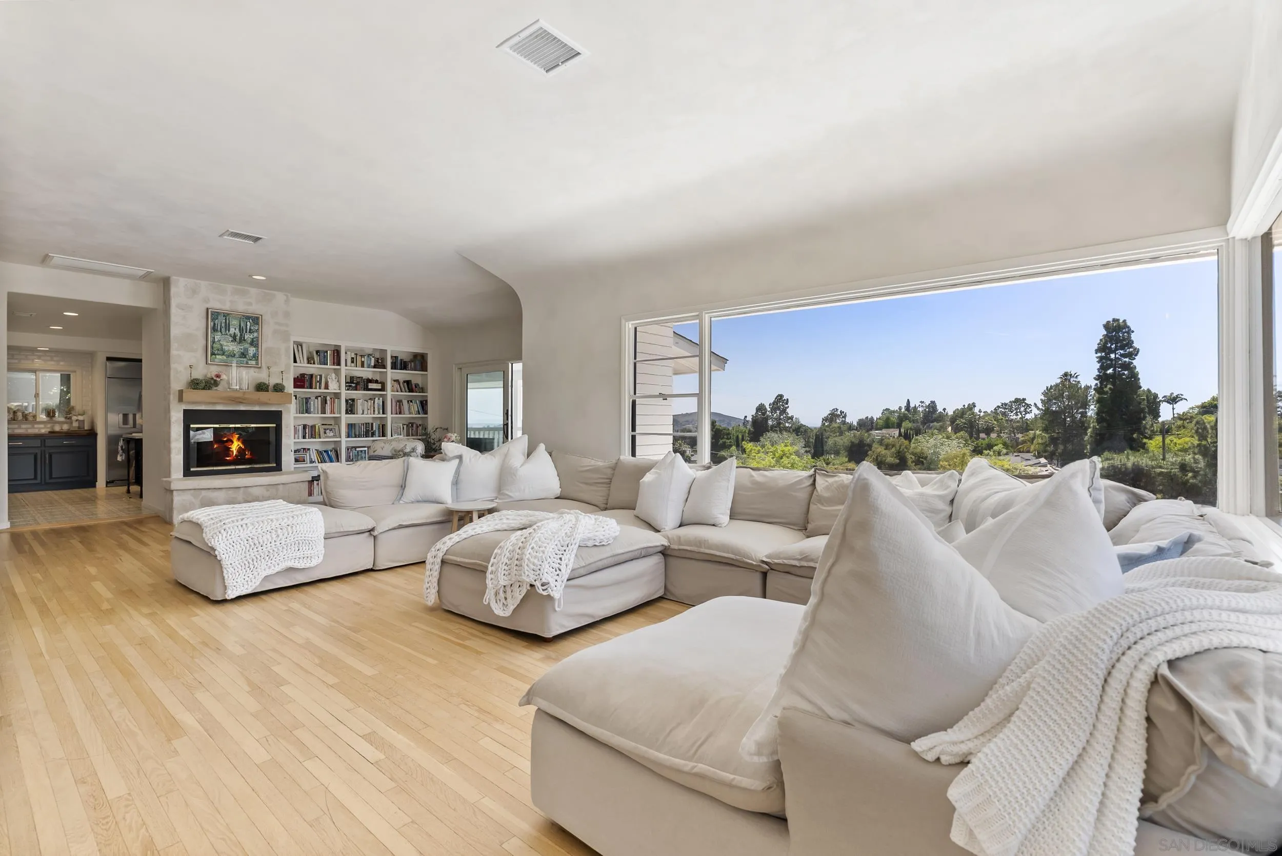 10409 Grandview Dr