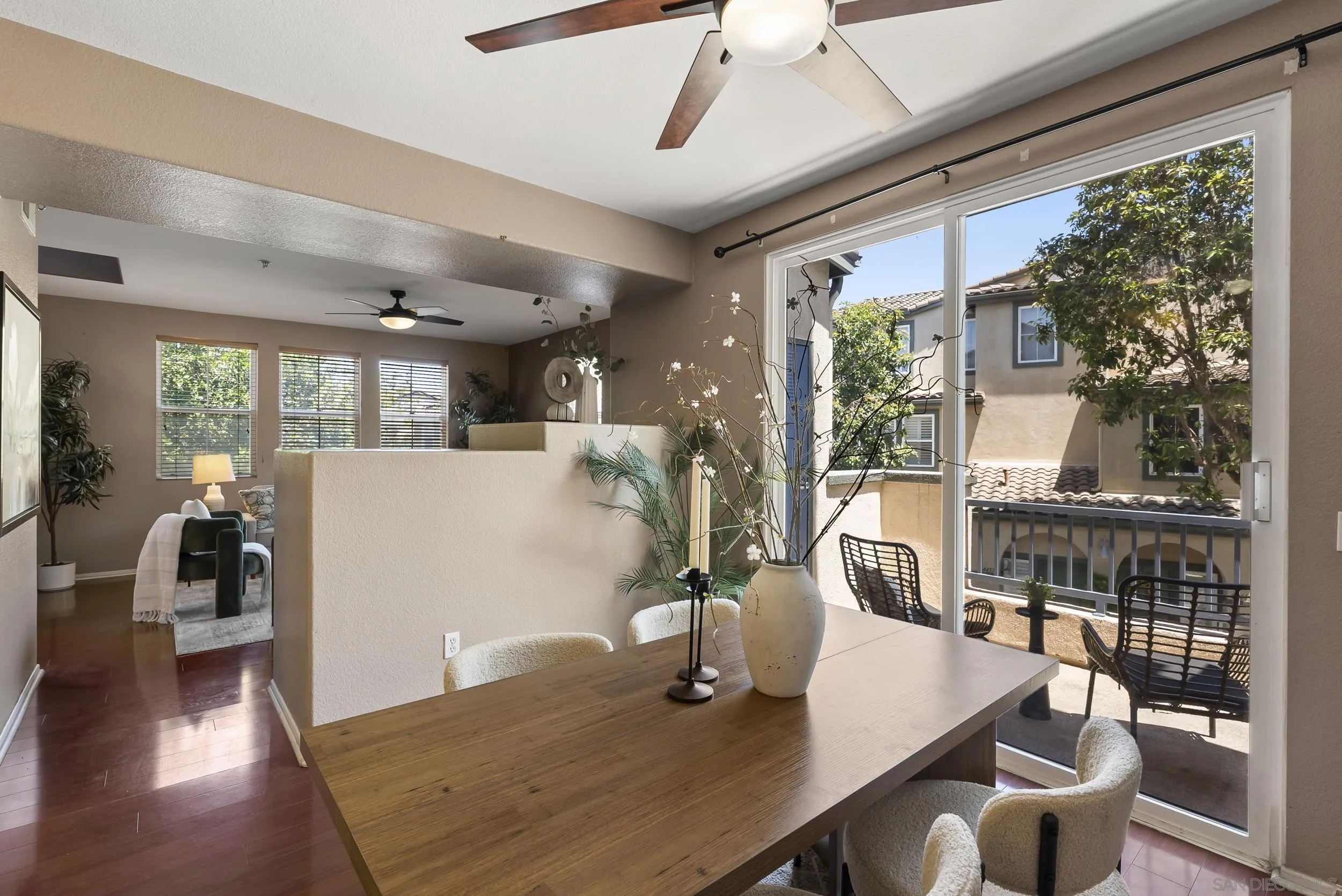 1562 Paseo Aurora