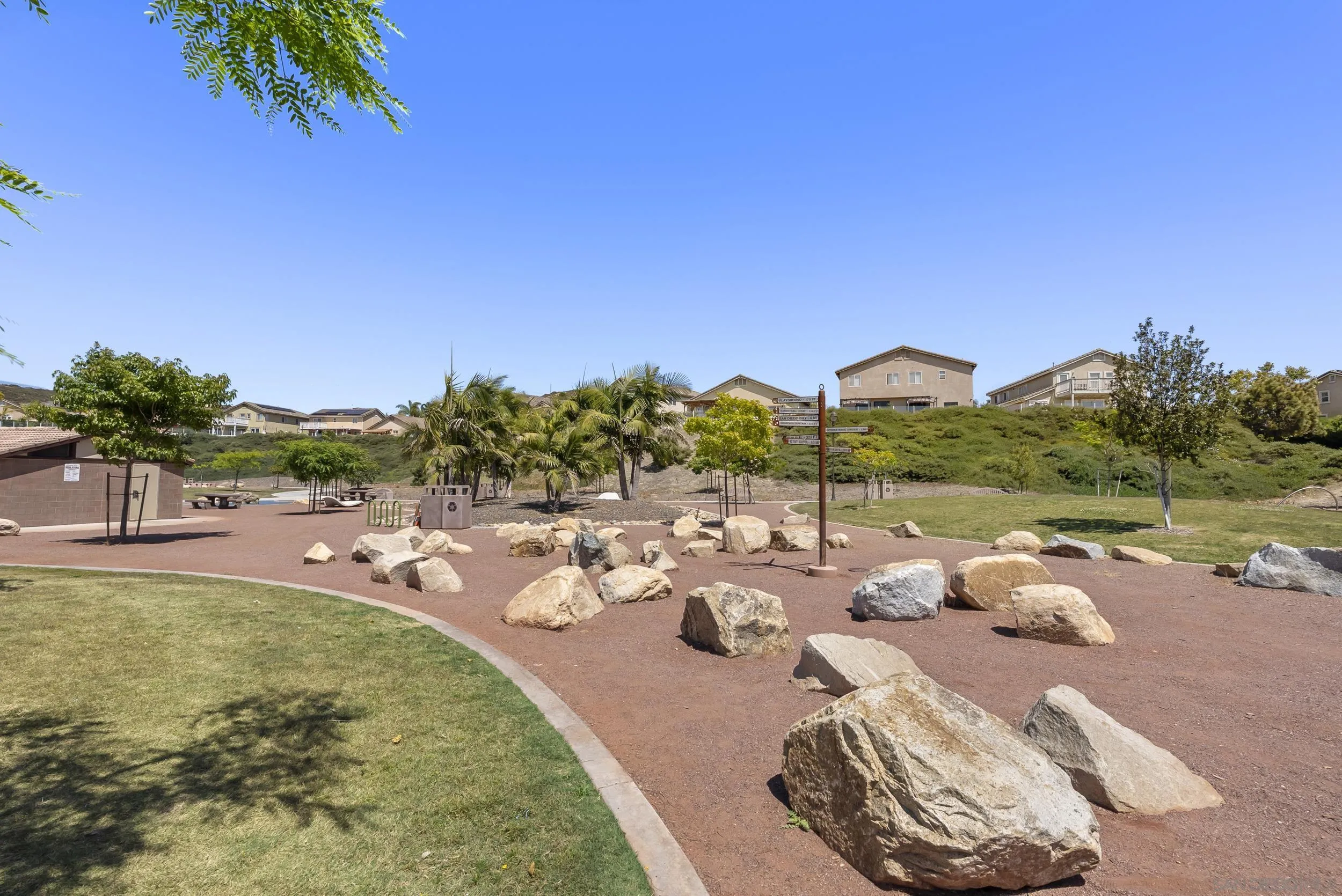 1562 Paseo Aurora