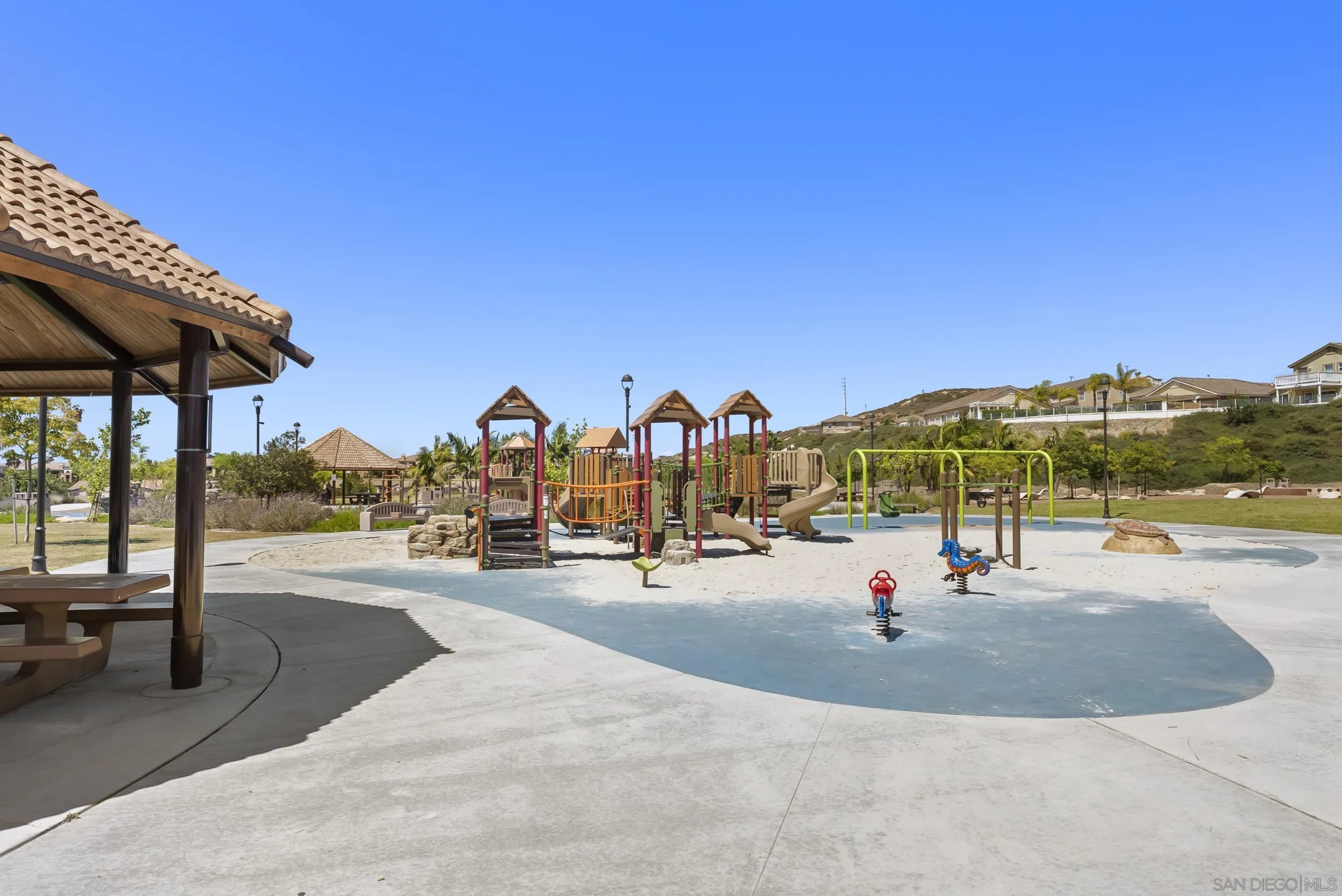 1562 Paseo Aurora