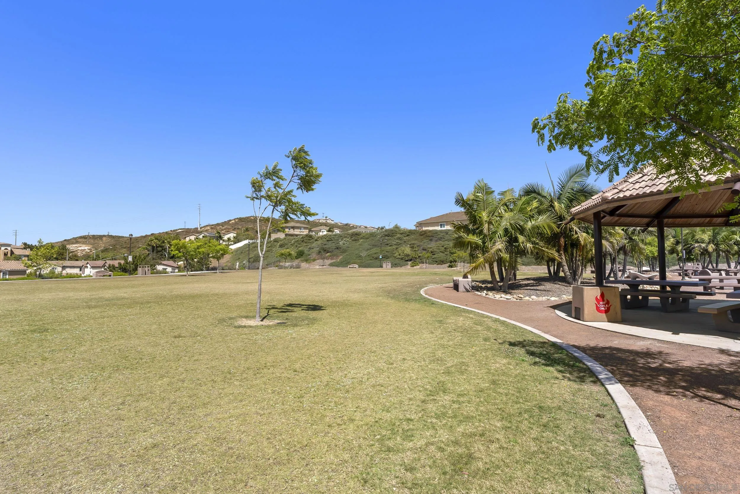 1562 Paseo Aurora