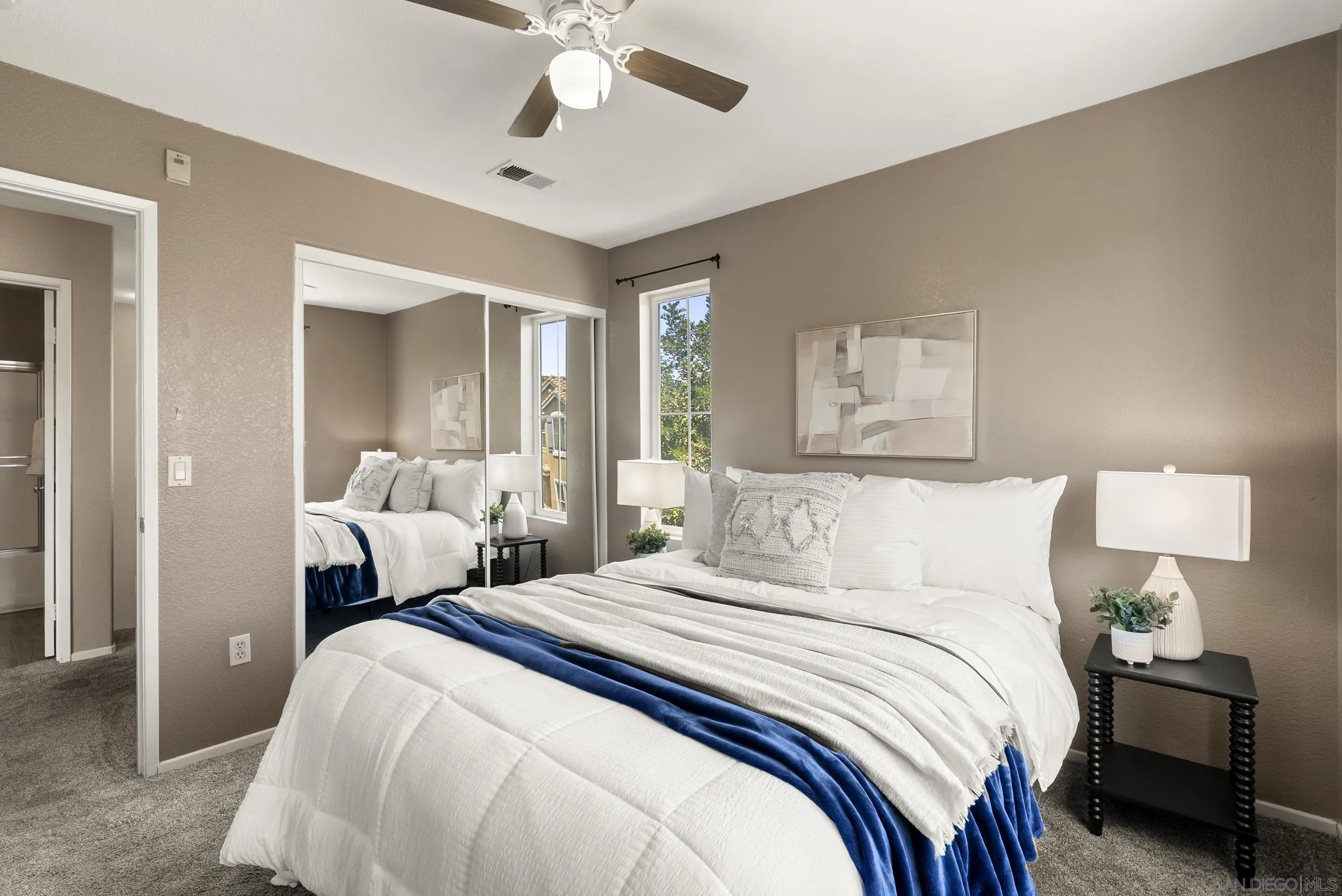 1562 Paseo Aurora
