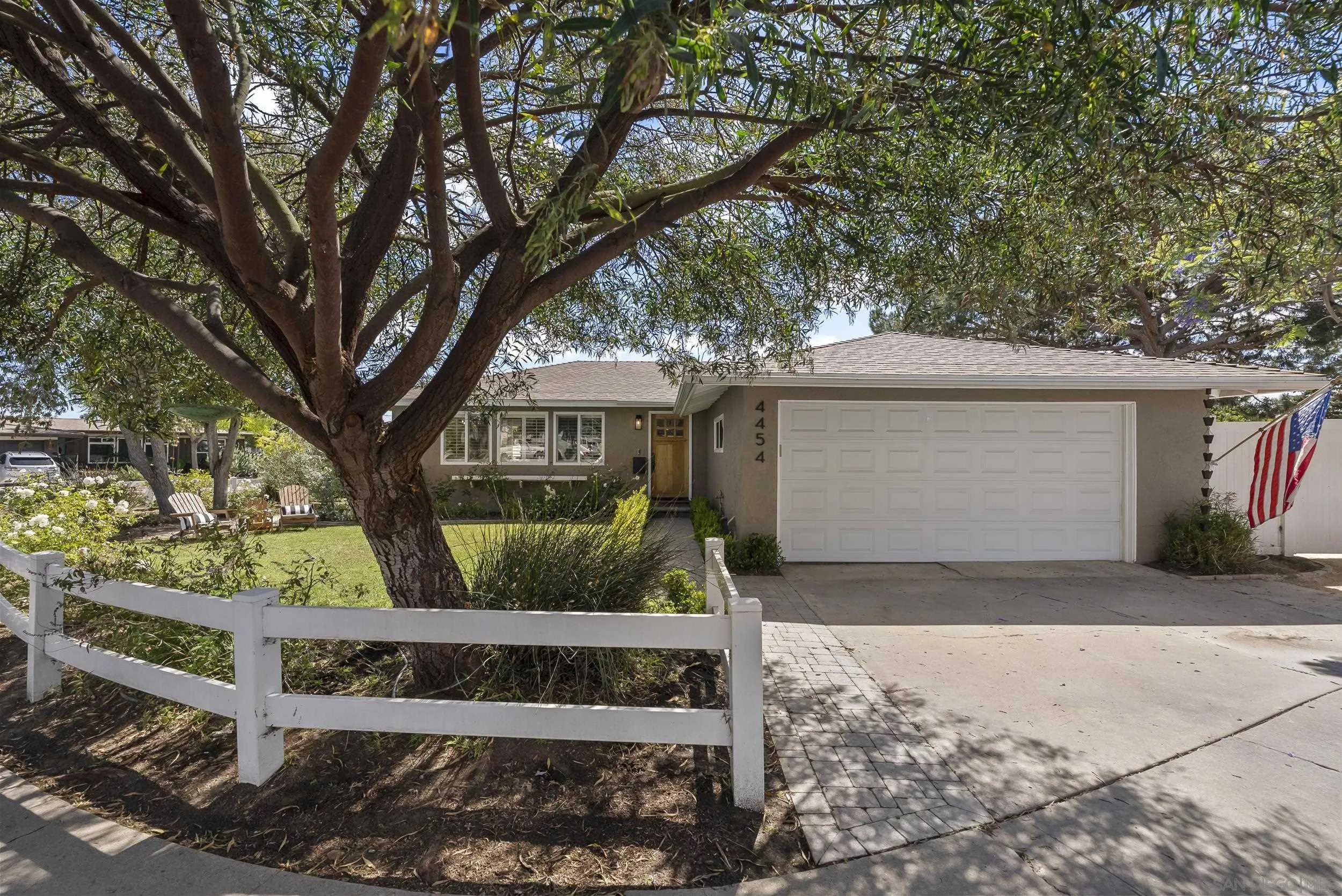 4454 Bertha Ct