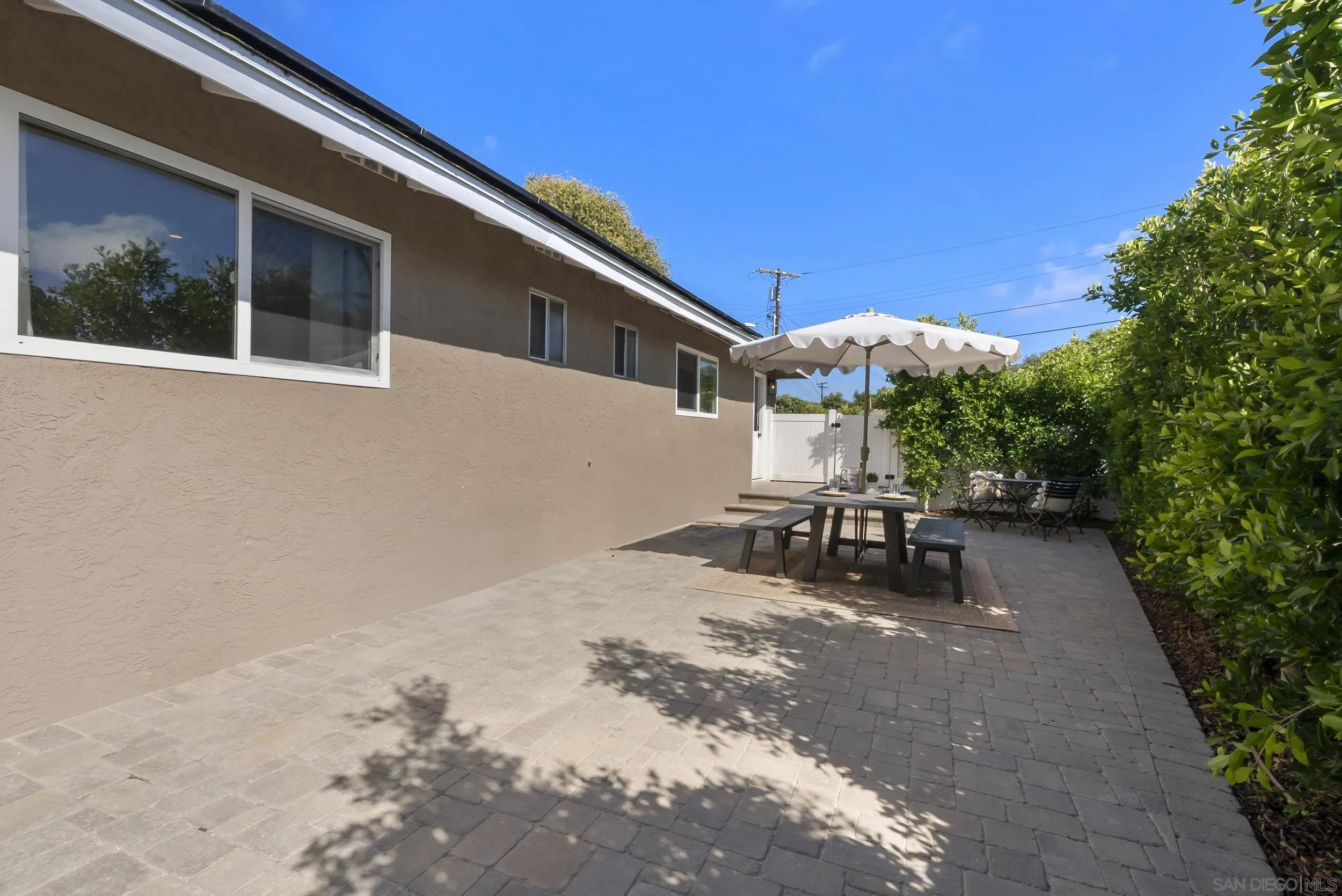 4454 Bertha Ct