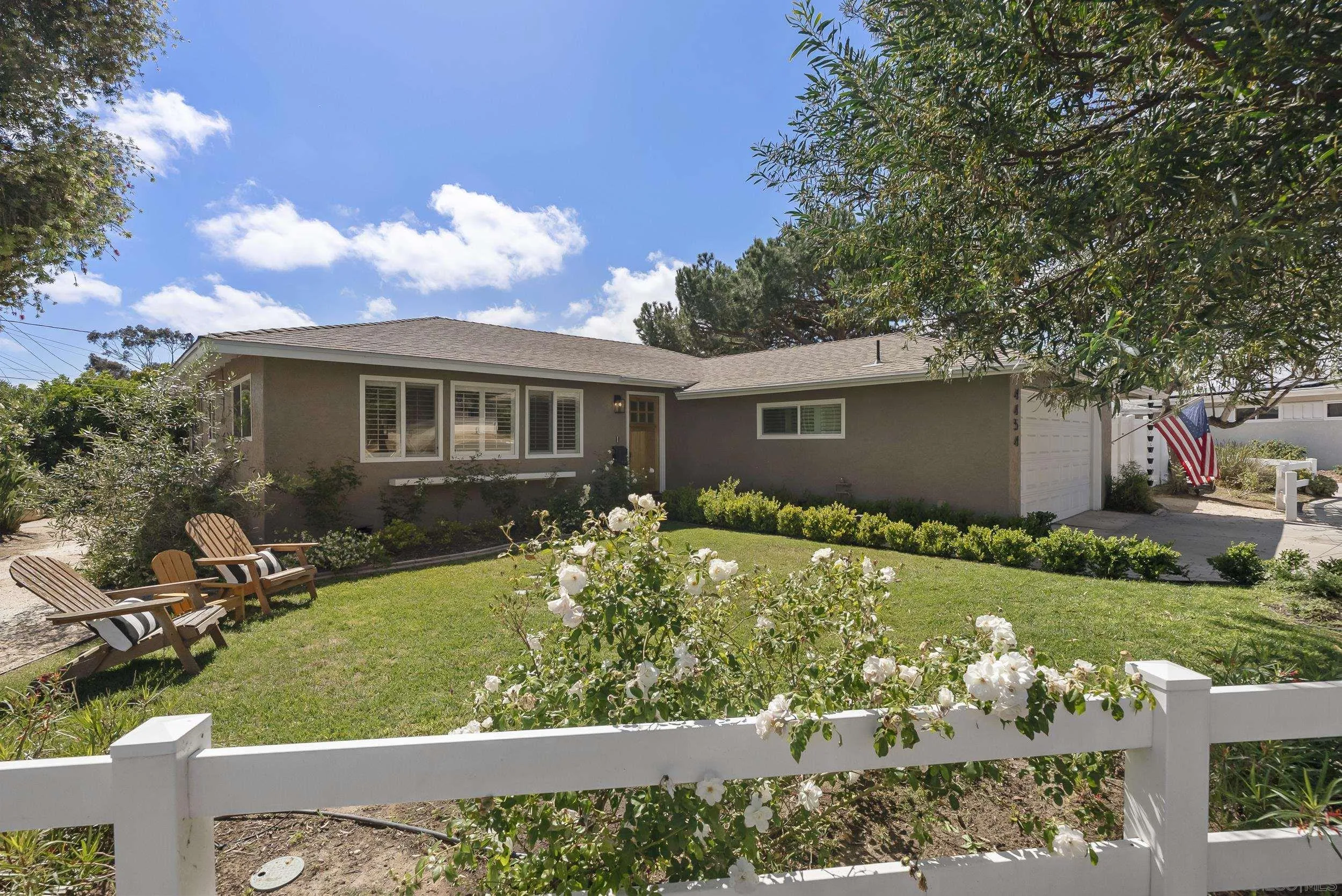 4454 Bertha Ct