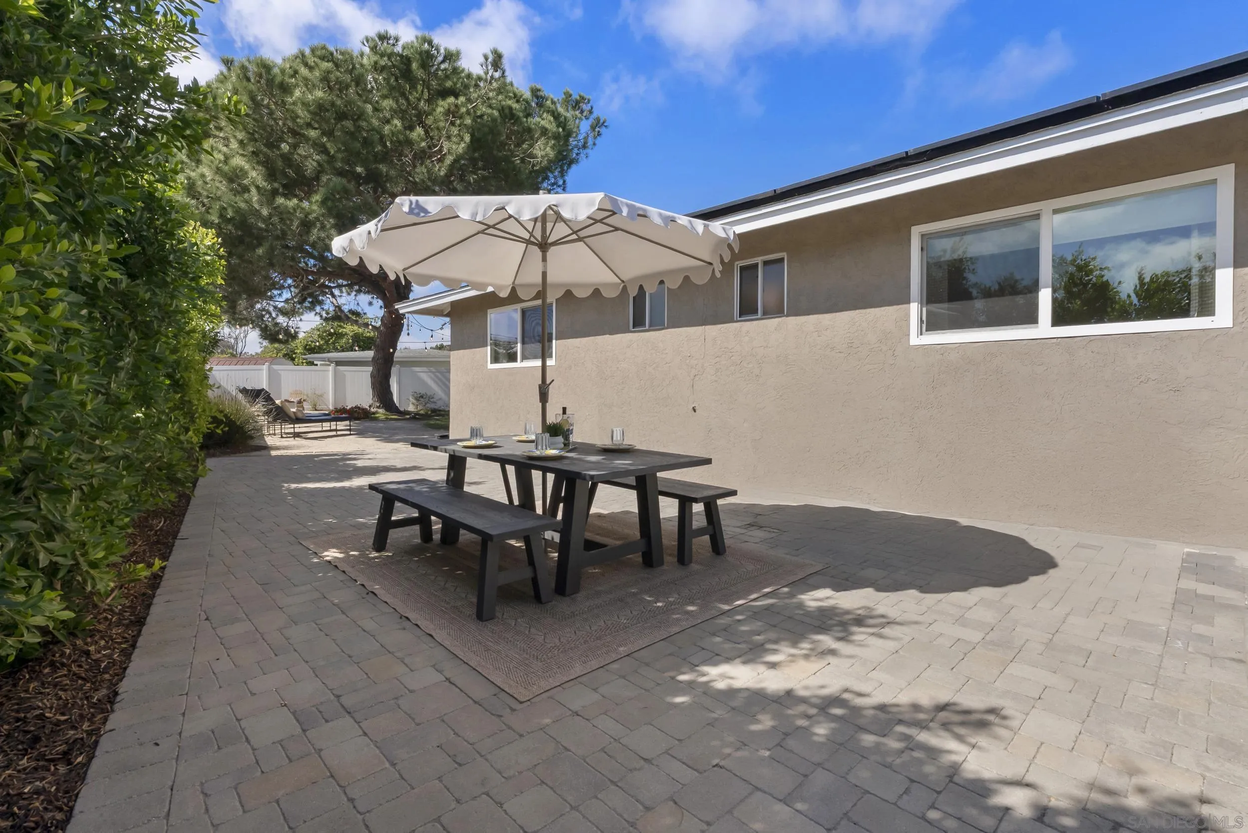 4454 Bertha Ct
