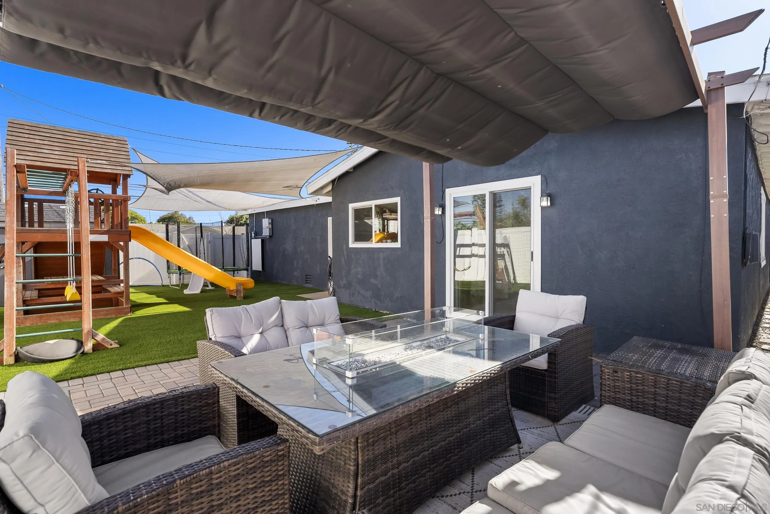 1293 Thalia Street