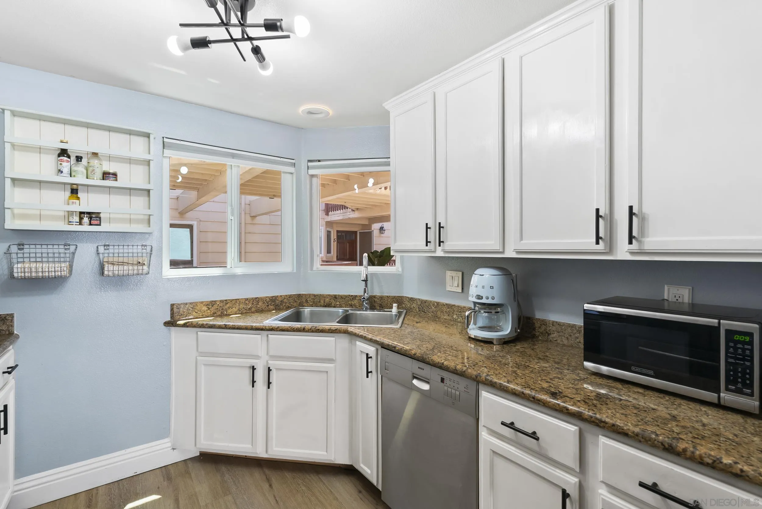 263 Dahlia Ave Unit Unit 2