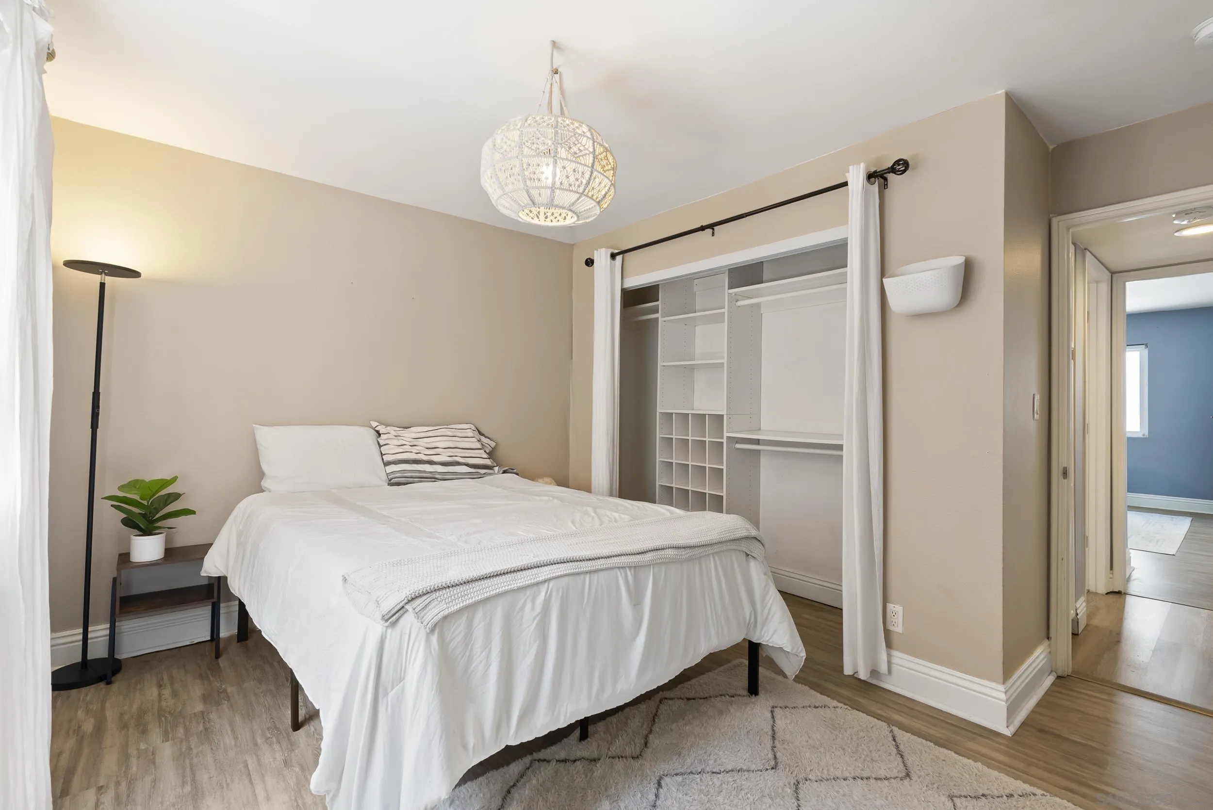 263 Dahlia Ave Unit Unit 2