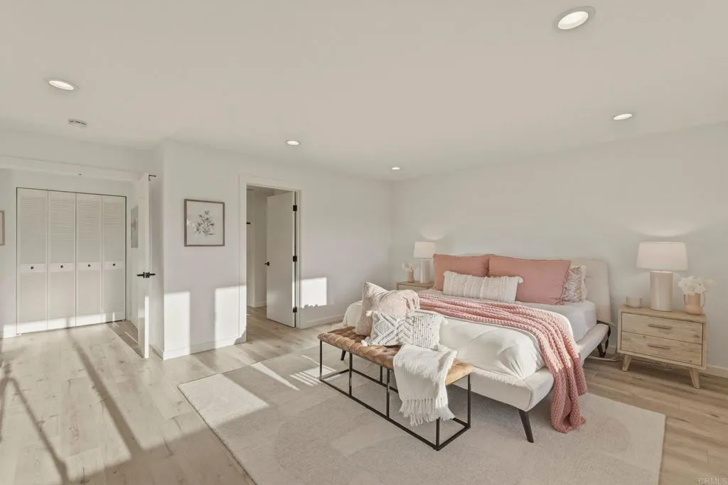 1712 Burgundy Road