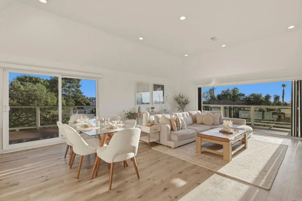1712 Burgundy Road