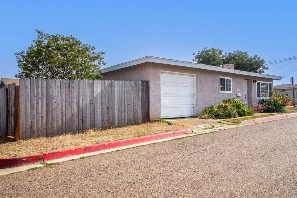 765 Elkwood Ave