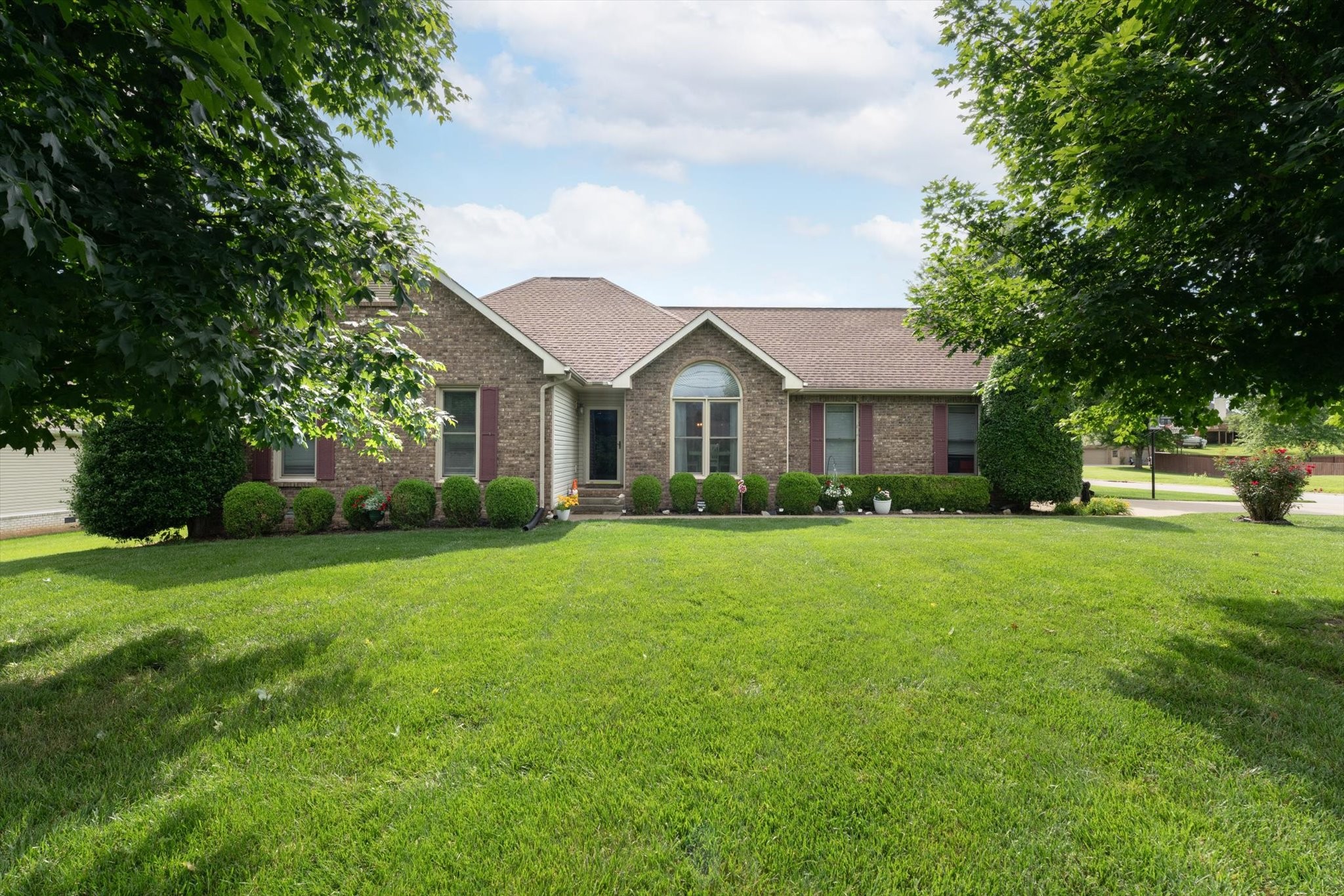 600 Fallbrook Ln